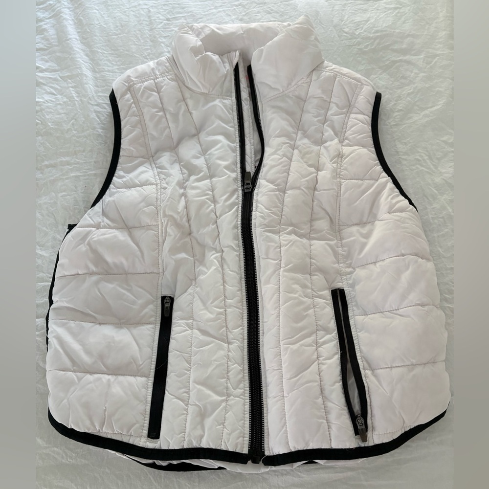 Free Movement White Quilted Vest with Black Trim